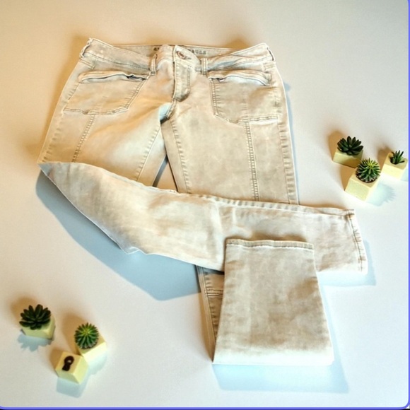 Women’s size 6 American Eagle outfitters green jeans - Picture 1 of 12